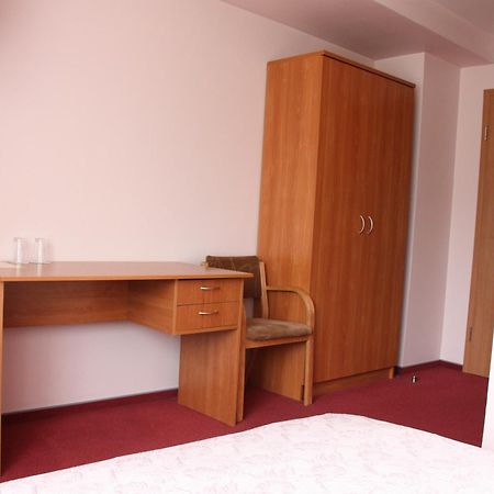 Hotel Мадона Екстериор снимка