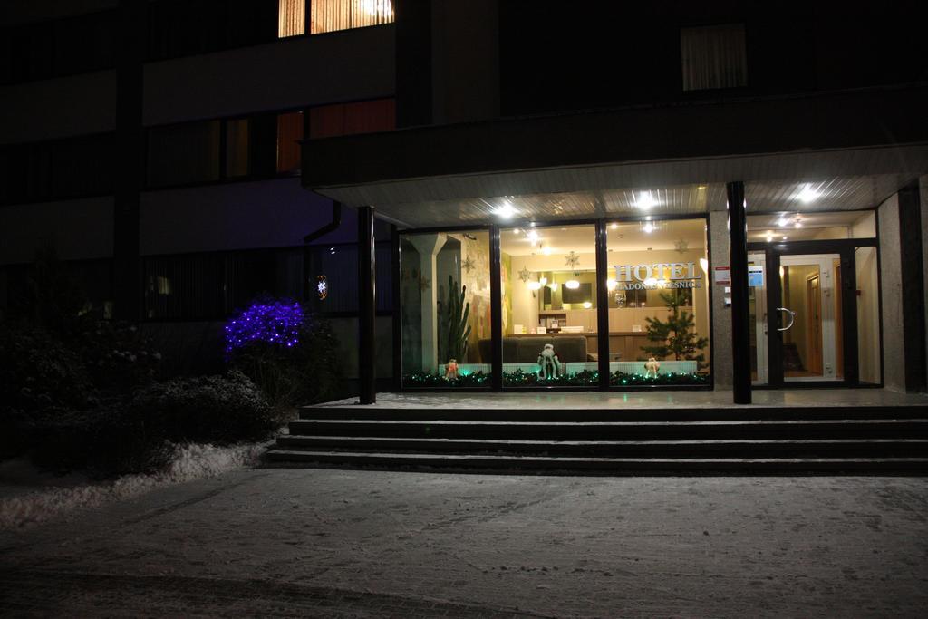 Hotel Мадона Екстериор снимка