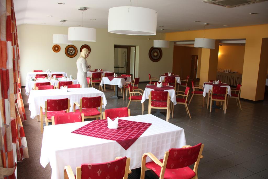 Hotel Мадона Екстериор снимка