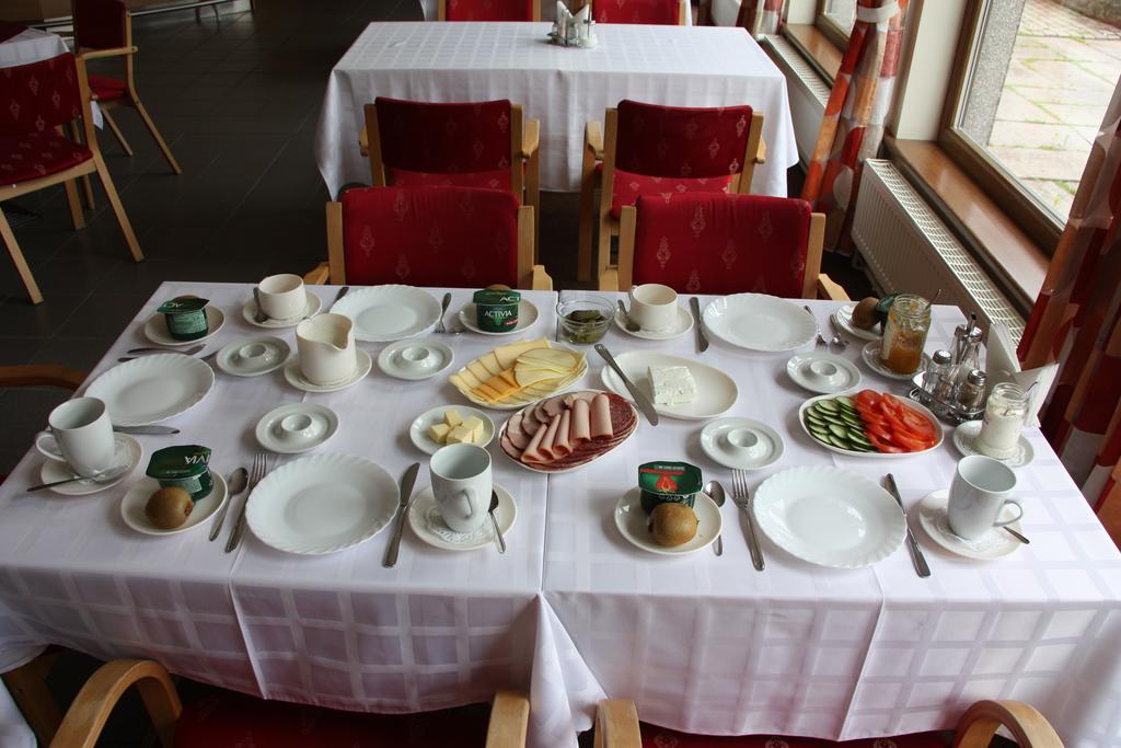 Hotel Мадона Екстериор снимка