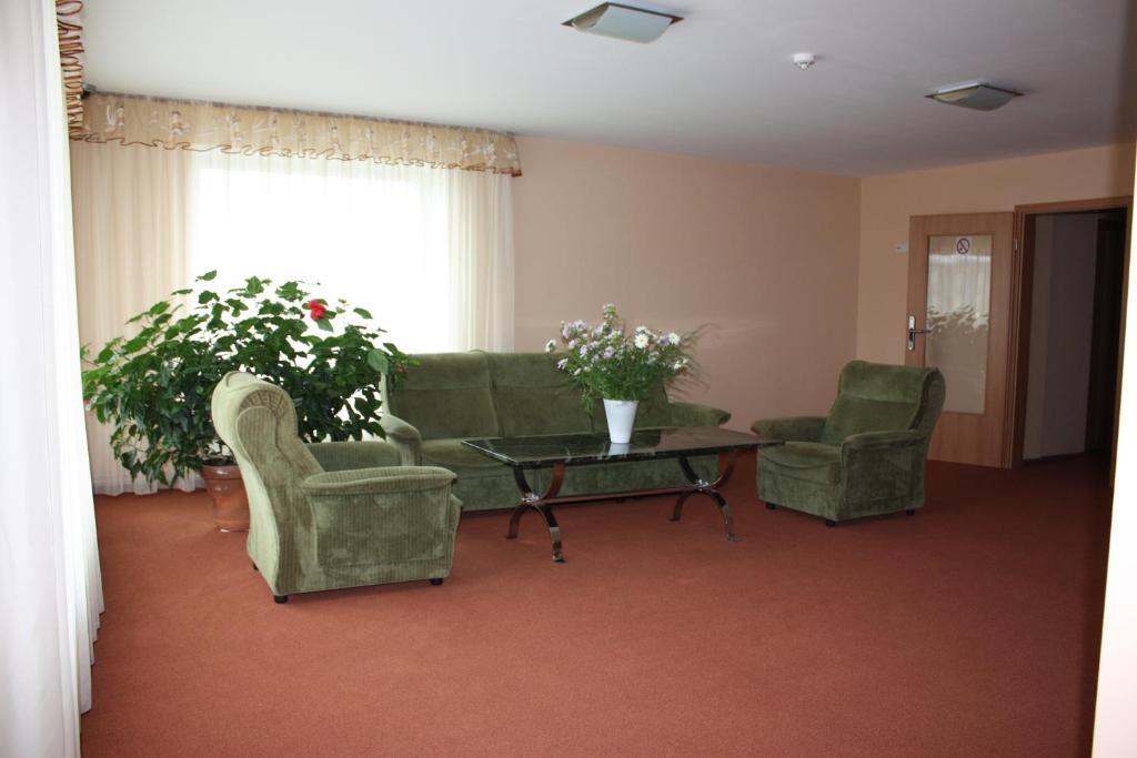 Hotel Мадона Екстериор снимка