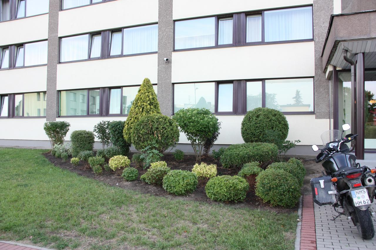 Hotel Мадона Екстериор снимка