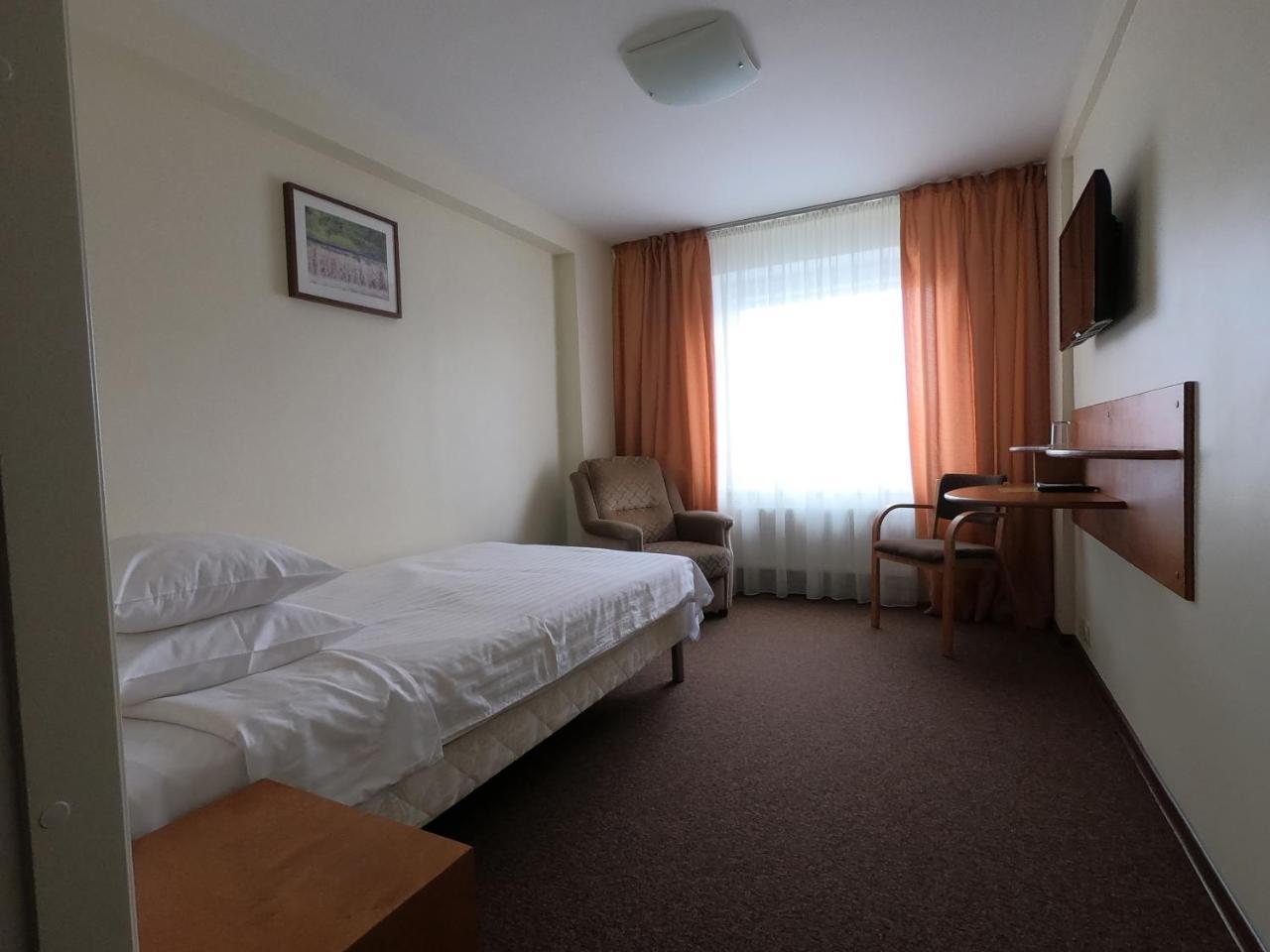 Hotel Мадона Екстериор снимка