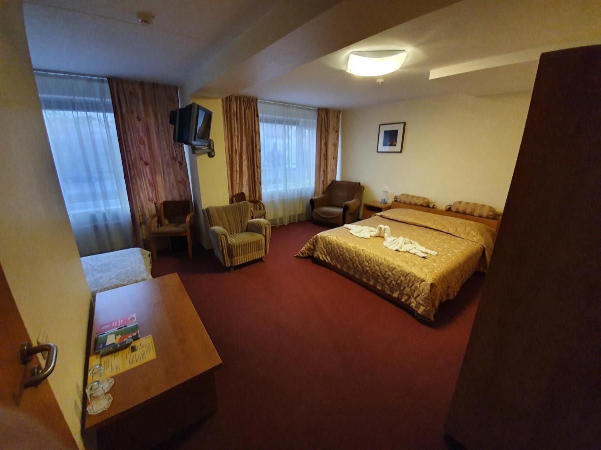 Hotel Мадона Екстериор снимка